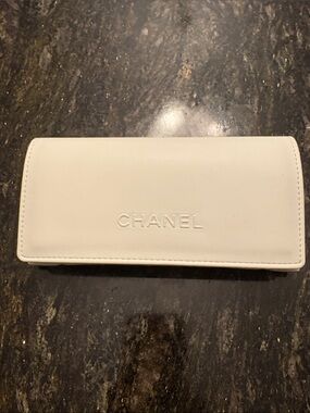 CHANEL White Leather Sunglasses Case with Embossed Logo